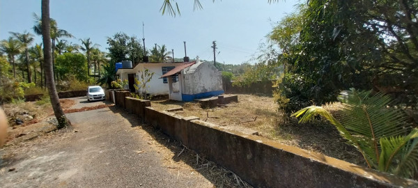 Land with 1-BHK on rent at Ashvem, Mandrem, Goa